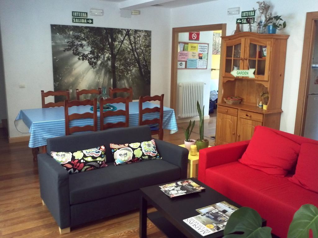 Xarma Hostel Pamplona Bagian luar foto