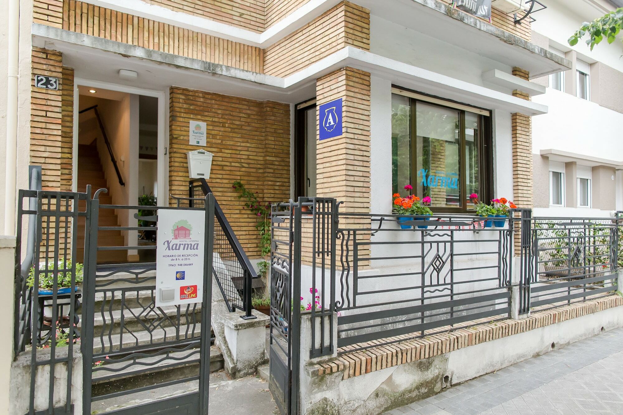 Xarma Hostel Pamplona Bagian luar foto